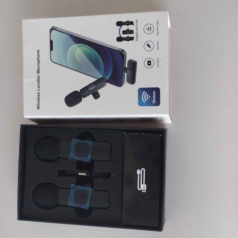 Wireless Microphone - Picture 10 of 11